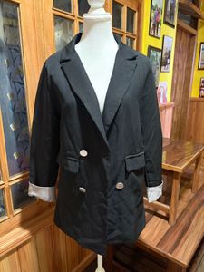 Chic Black Double-Breasted Blazer