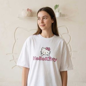 Hello Kitty Graphic T-Shirt (Oversized)