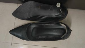 Classic Black Pointed Toe Heels