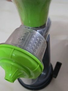 Manual Fruit Juicer for Soft Fruits