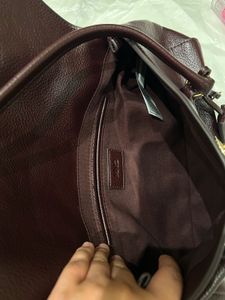Chic Burgundy Leather Handbag