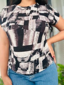 Abstract Print Short Sleeve Top