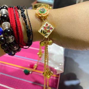 Elegant Gold Tone Bracelet Watch