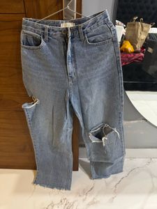 Trendy Ripped Light Wash Jeans