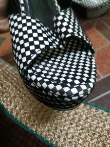 Chic Checkered Platform Heels with Bow Accent