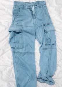 Light Wash Cargo Baggy Jeans.