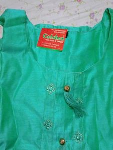 Premium Mul Chanderi Kurti Pant Dupatta Suit Set.