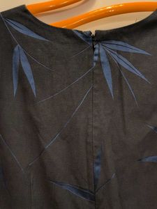 Classy Ann Taylor USA- Back Zipper and slit