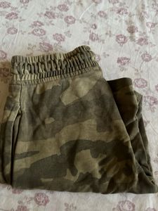 Camouflage Print Sweat Shorts