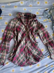 Stylish Plaid Button-Up Shirt