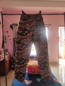 Trendy Camo Print Women's Pants