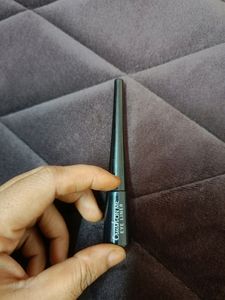 Am Selling An Eyeliner
