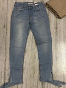 Levi's 710 Super Skinny Jeans