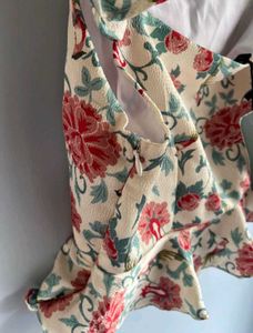 Floral Print Ruffle Crop Top