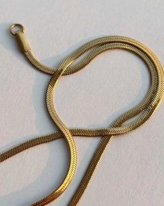 Elegant Gold Herringbone Chain Necklace