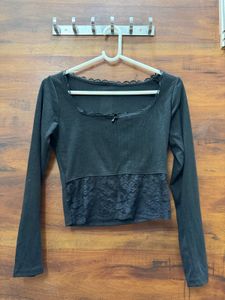 Chic Black Lace Trim Long Sleeve Top