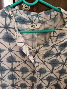 Stylish Blue &amp; White Printed Kurta