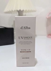D'Alba UV Essence Waterfull Sun Cream