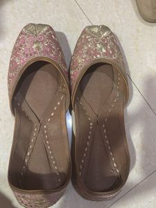 Pink Embroidered Juttis