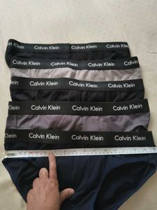 Unused Men's Calvin Klein Briefs - set of 5