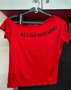 Red Graphic Tee❤️