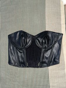 🖤 Zara Faux Leather Corset Top – Black (Size M)