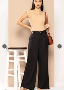 Ribbed Knit Sweetheart Neck Top