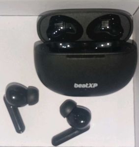 THE WIRELESS EARBUDS