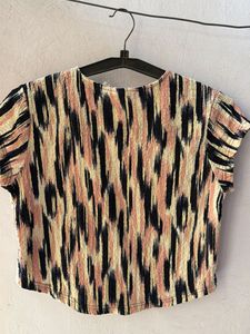 Abstract Print Cropped Top