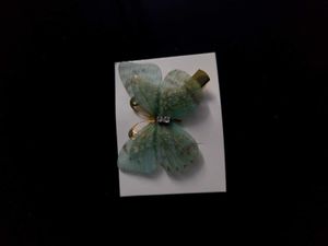 choose any ( 1 )Butterfly korean Hair Clip 🩷 or💚
