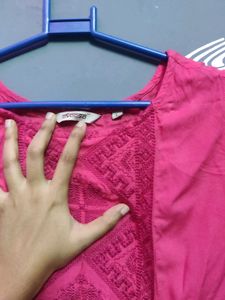 Avaasa Sleeveless Kurta