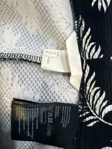 Stylish Black &amp; White Leaf Print Skirt
