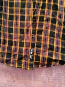Men's Plaid Button-Up Shirt