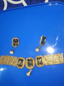 Stunning Gold &amp; Emerald Choker Set