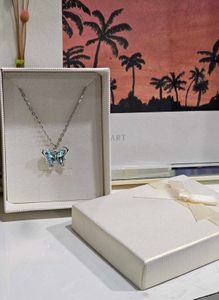 Trending 🦋 Pendant Necklace 💗💖