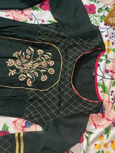 Elegant Green Kurta Set with Gold Embroidery