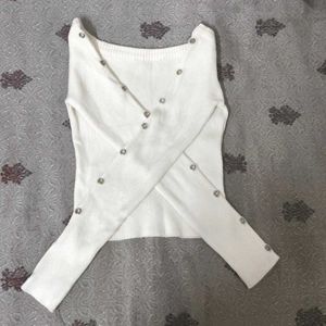 🤍 Classic White Full-Sleeve Top