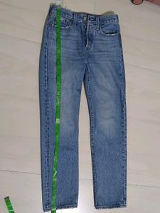 80's inspired, high rise Levi's 501 blue Denim