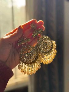 DESI JHUMKAS Ethnic Earrings white & gold