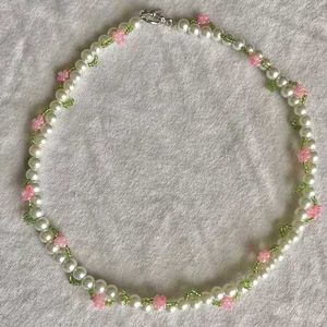Pearl Flower Beaded Necklace🕊️