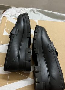 Roadster Chic Black Tassel Loafers