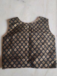 Brocket Back Crop Top