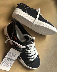Men Typographic Print Lace-up Sneakers