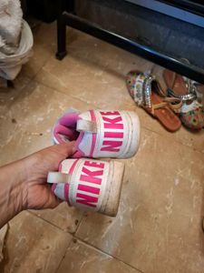 Nike White Pink Sneakers for 6 to 8 ye old