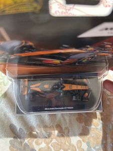 Hot Wheels Premium McLaren #81 F1