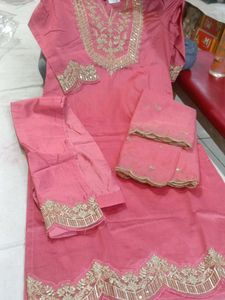 Beautiful Pink Embroidered Kurta Set