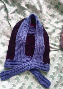 Crochet beanie/fashionable muffler