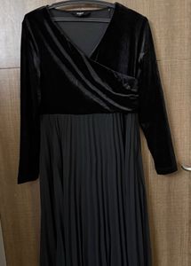 Elegant Black Velvet &amp; Pleated Midi Dress