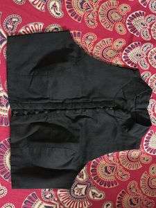 Chic Black Cropped Blouse