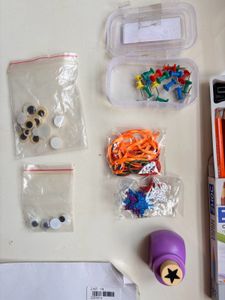 Craft Kit - Coloring Pencils &amp; Stencils